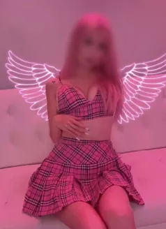  Эмилия, 20, 